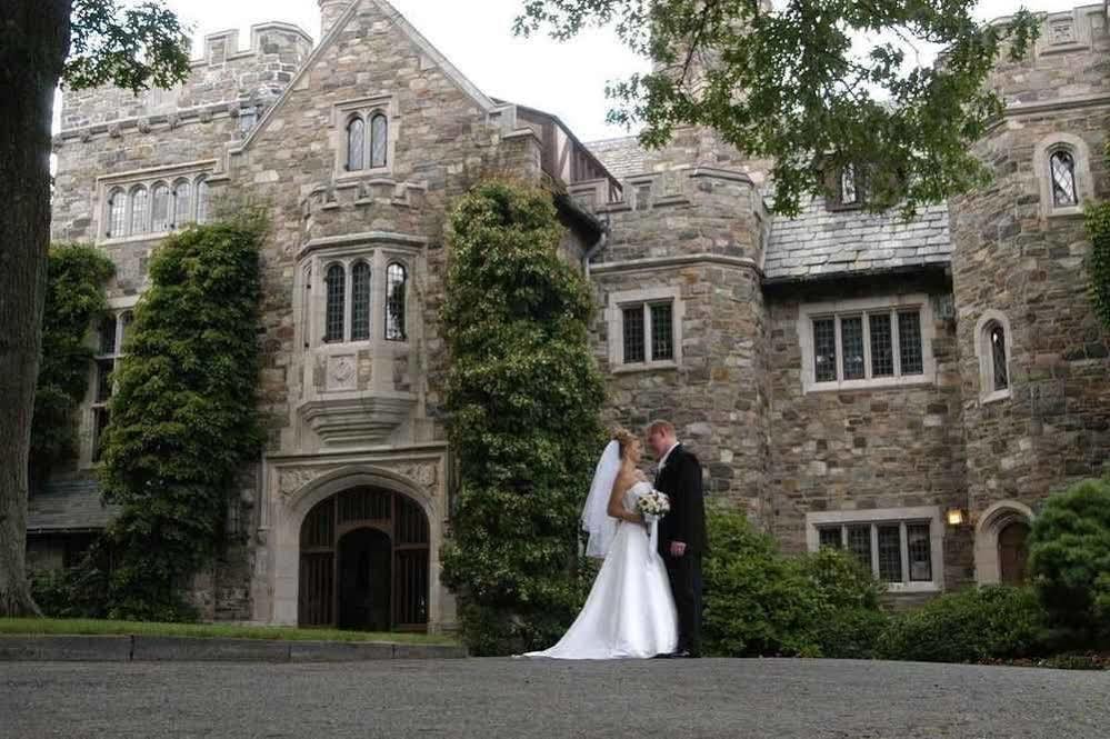 The Castle At Skylands Manor Bed & Breakfast Ringwood Exterior photo