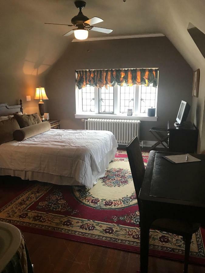 The Castle At Skylands Manor Bed & Breakfast Ringwood Exterior photo