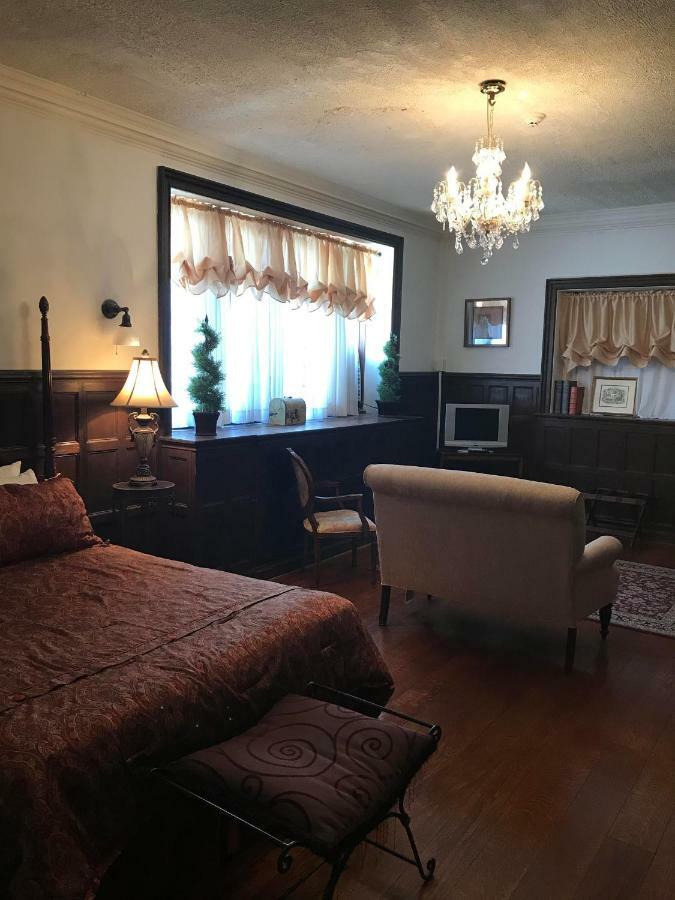 The Castle At Skylands Manor Bed & Breakfast Ringwood Exterior photo